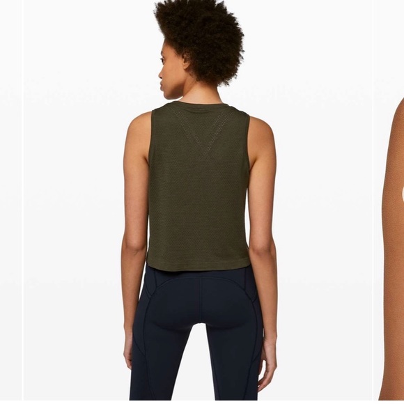 Lululemon tank🍋 - Picture 3 of 9